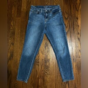 Signature by Levi’s - Blue Wash Skinnies Size 28